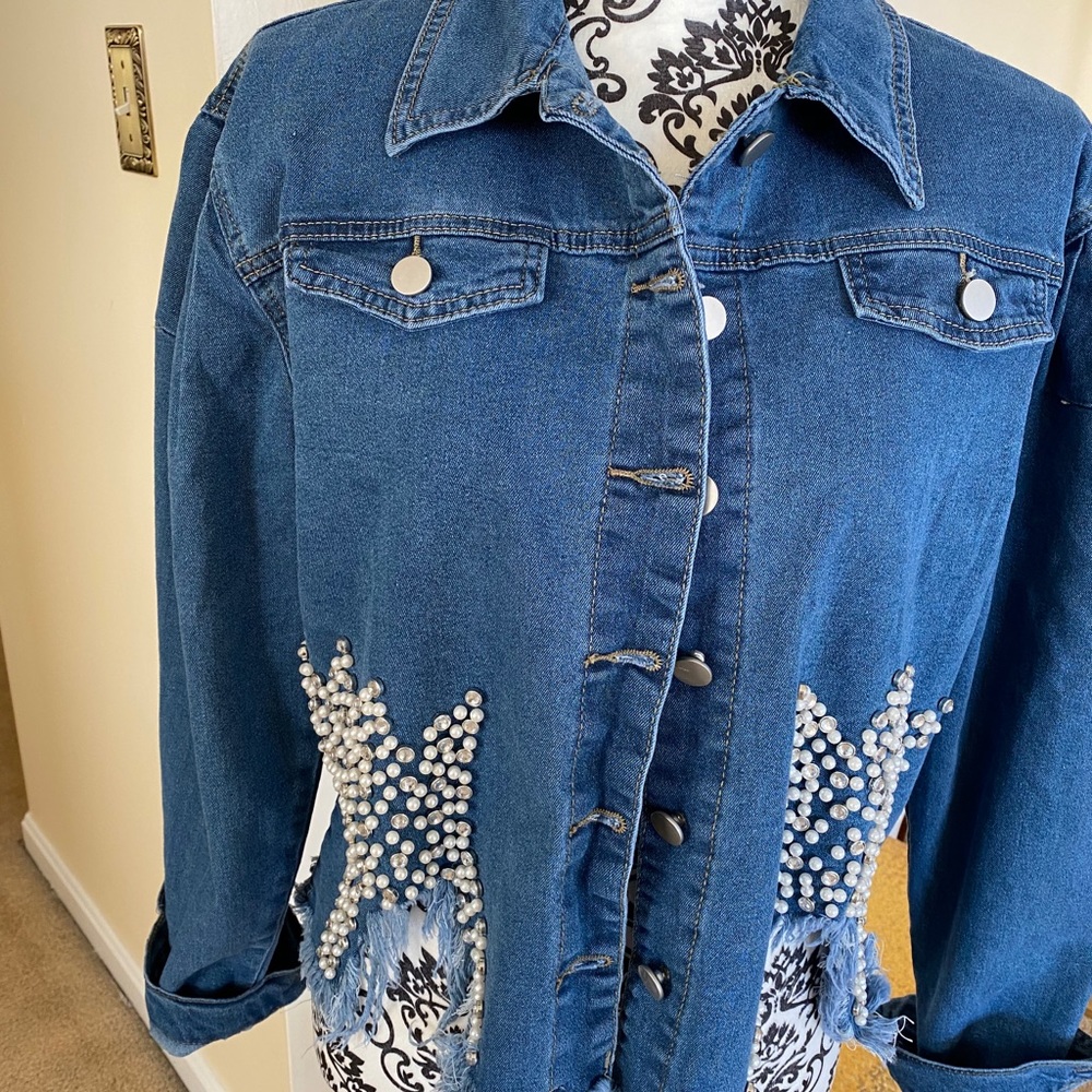 Jean Jacket ( Never Worn ) Too Big For Me View 3